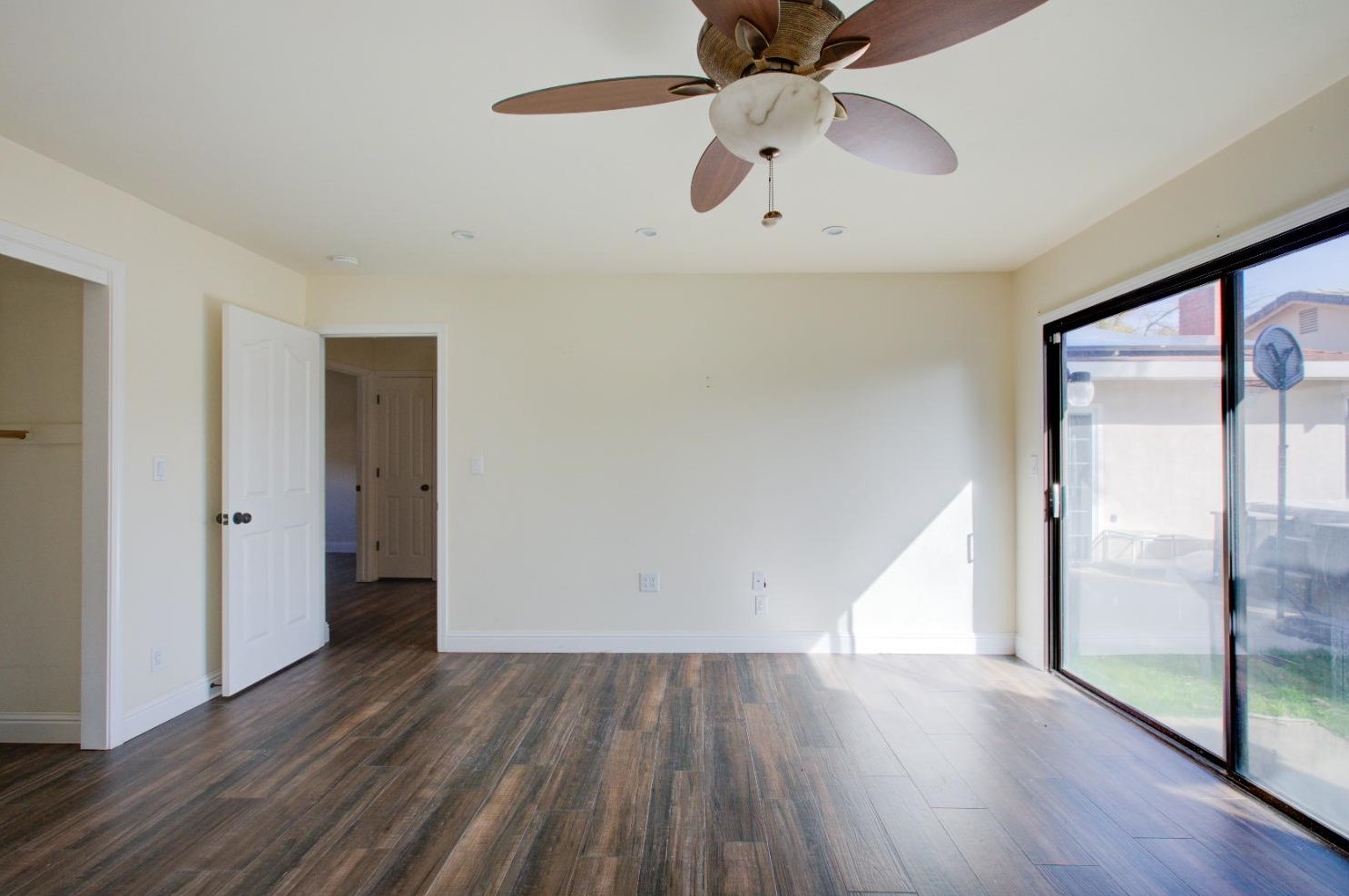 1066 Mirror Lake Dr, Merced CA  95340-0633 exterior