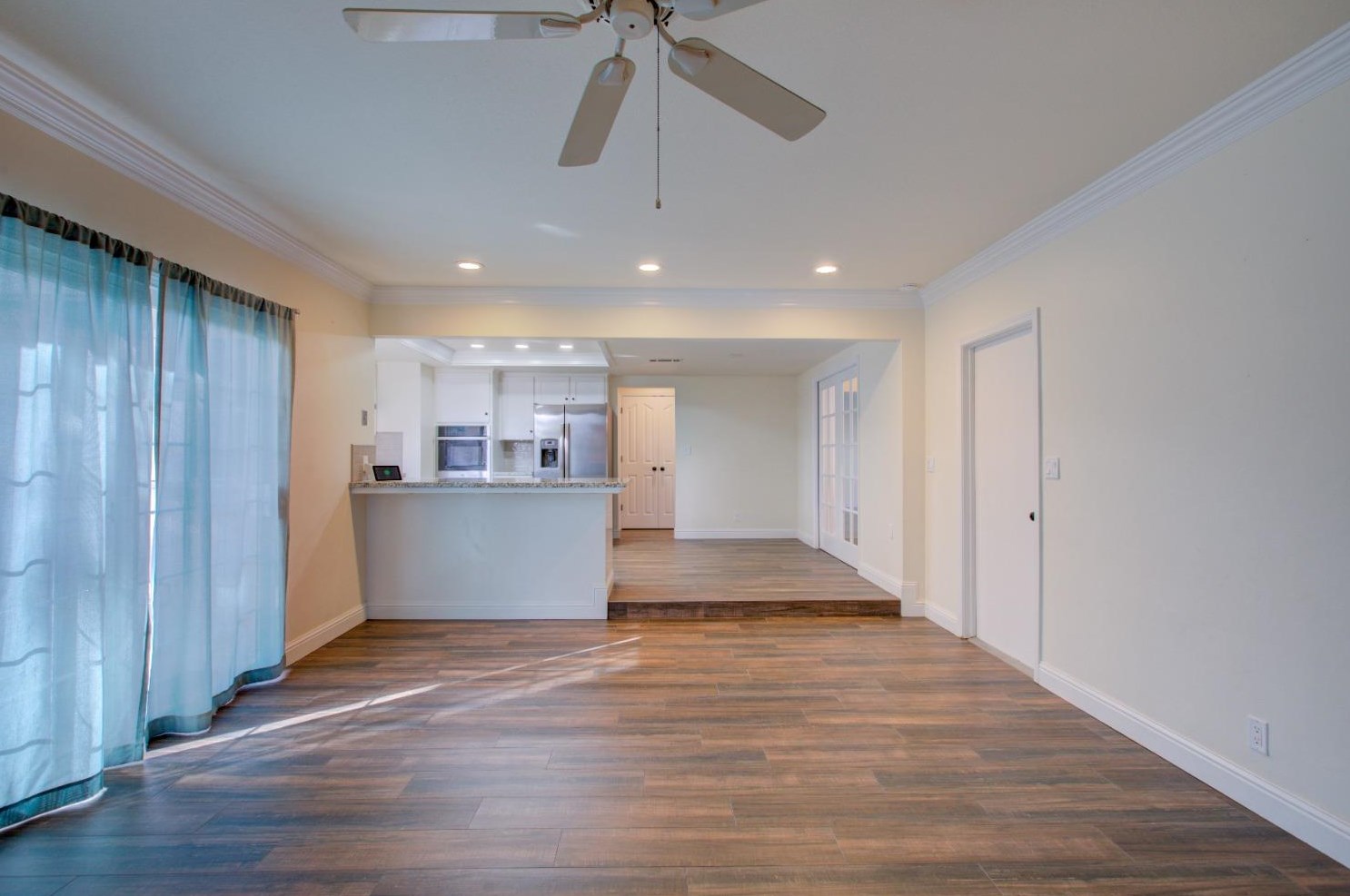 1066 Mirror Lake Dr, Merced CA  95340-0633 exterior