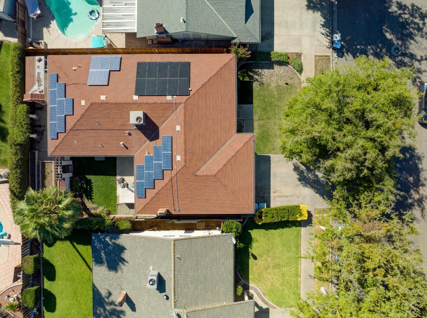 1066 Mirror Lake Dr, Merced CA  95340-0633 exterior