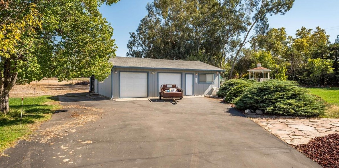 8281 Cook Riolo Rd, Roseville CA  95747-9255 exterior