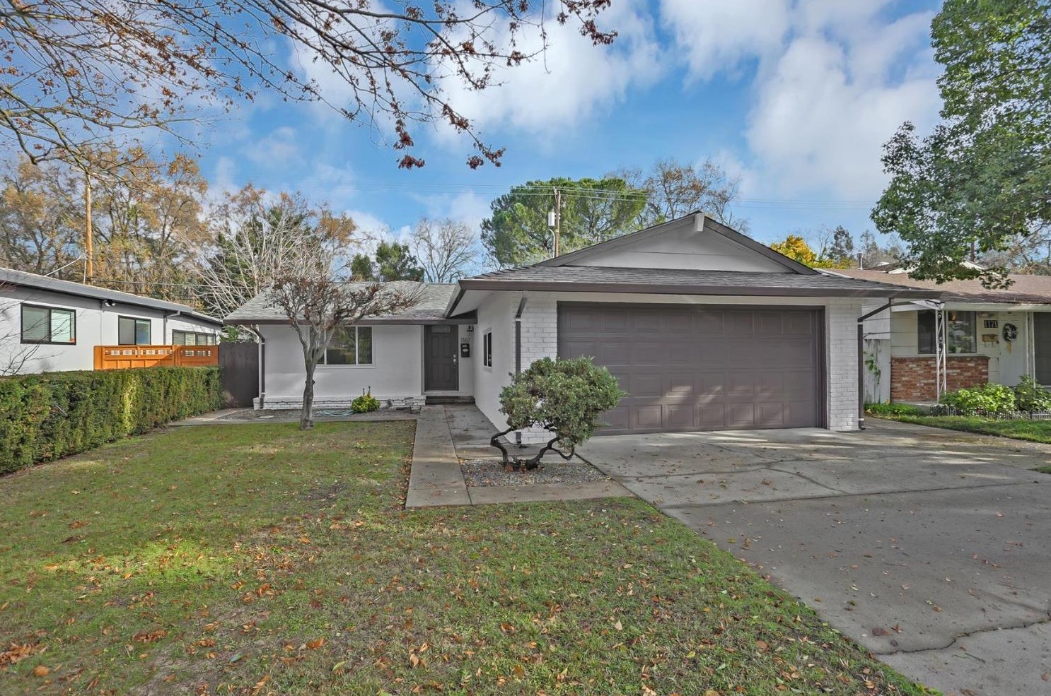 1167 Darnel Way, Sacramento CA  95822-1008 exterior