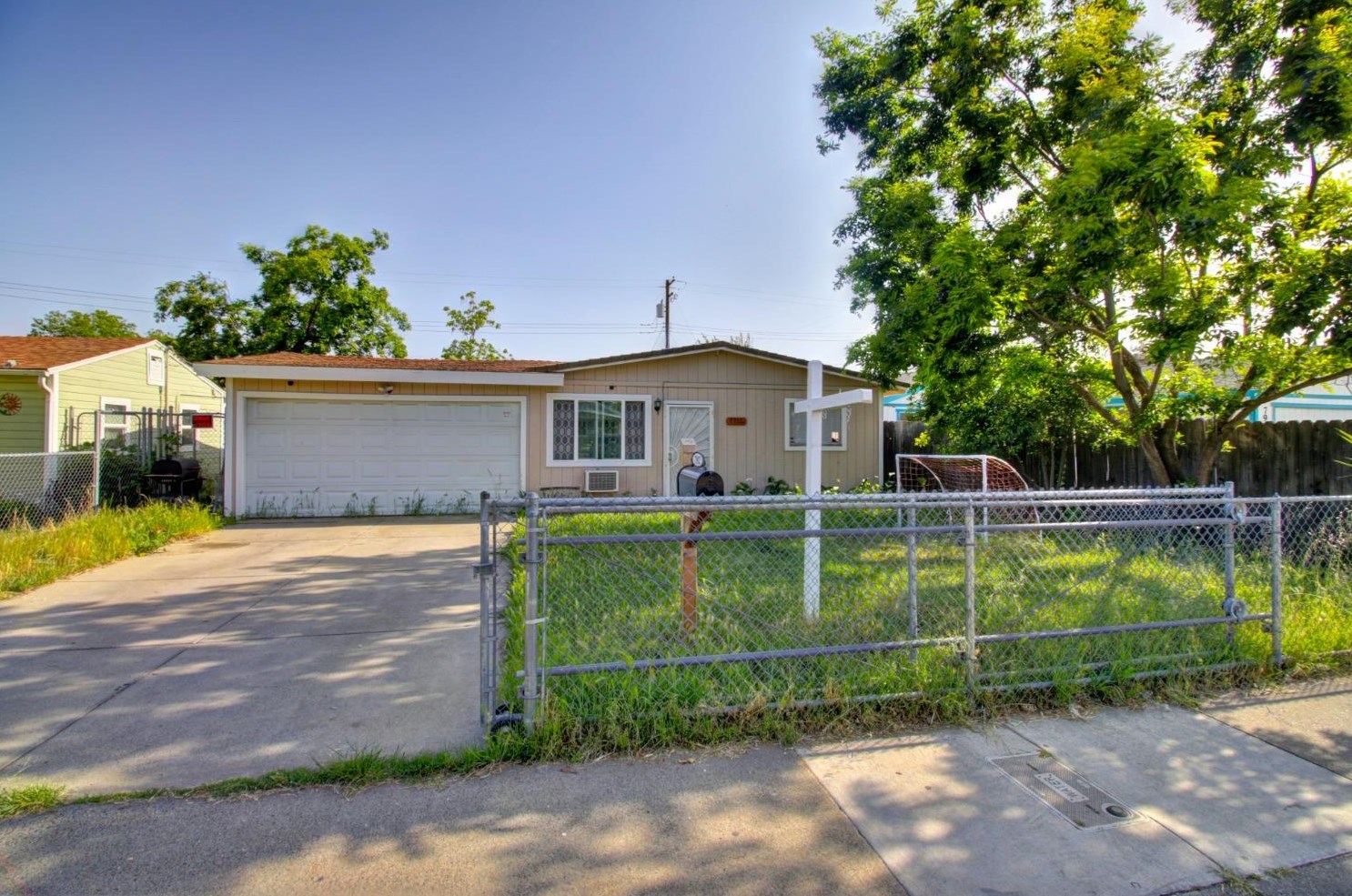 7912 37th Ave, Sacramento CA  95824-3317 exterior