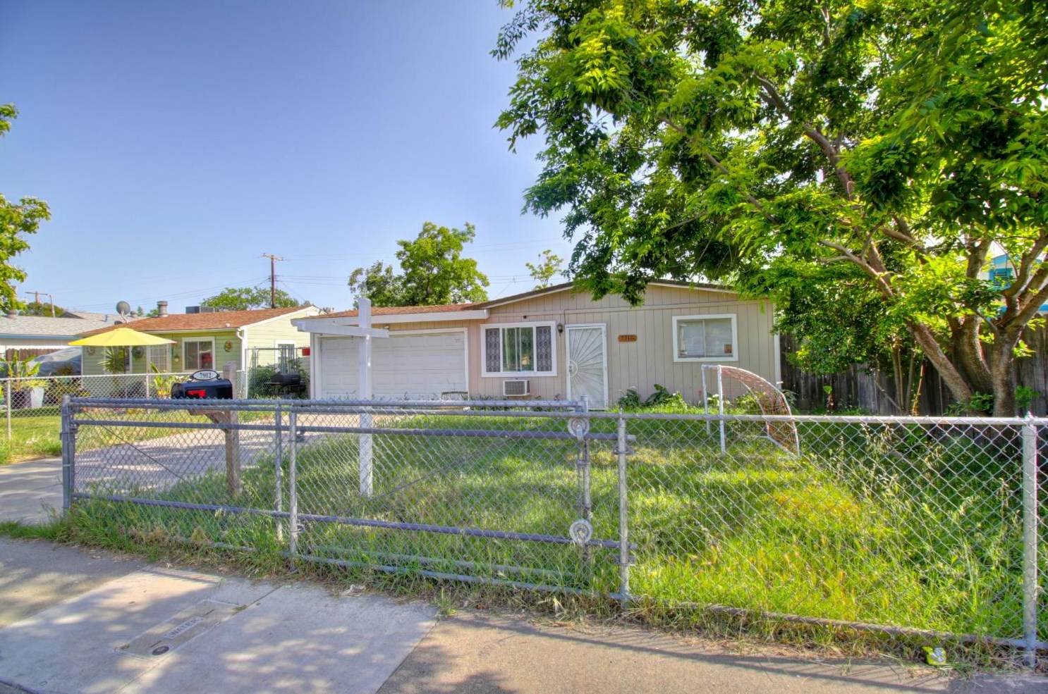 7912 37th Ave, Sacramento CA  95824-3317 exterior