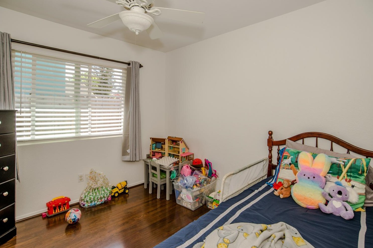 974 Hunter Ln, Woodland CA  95776-5101 exterior