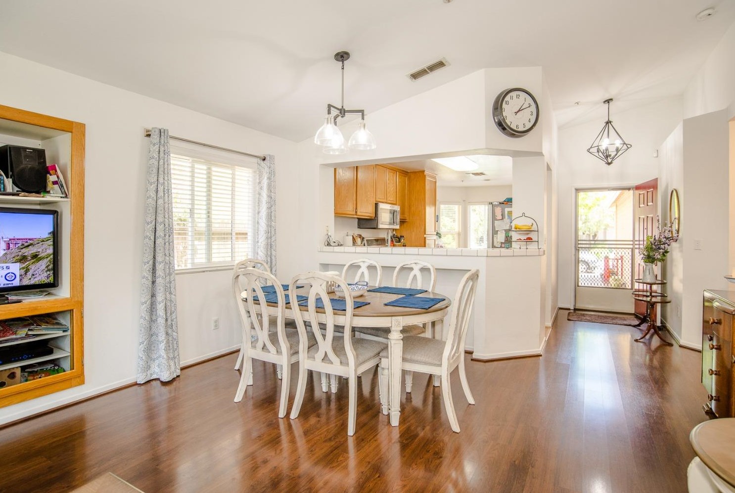 974 Hunter Ln, Woodland CA  95776-5101 exterior