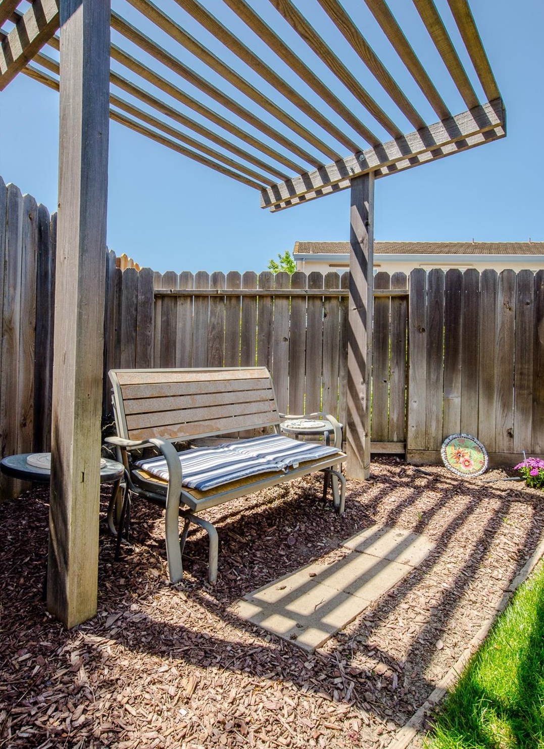 974 Hunter Ln, Woodland CA  95776-5101 exterior