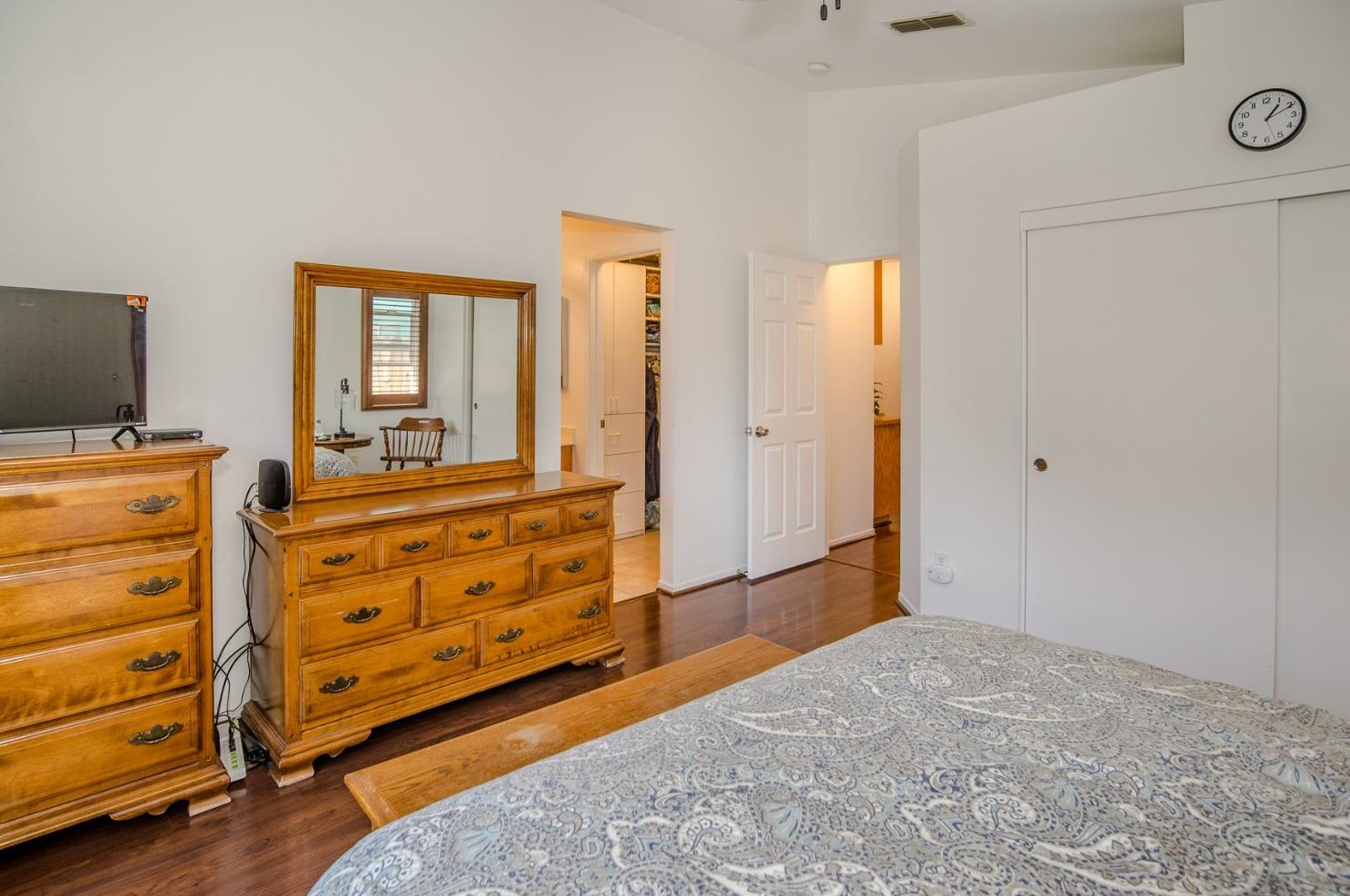 974 Hunter Ln, Woodland CA  95776-5101 exterior