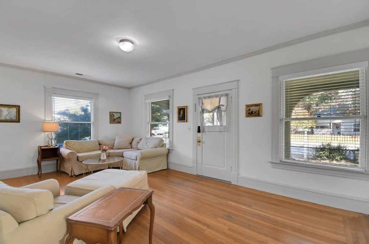 742 Chestnut St, Yuba City CA  95991-3957 exterior