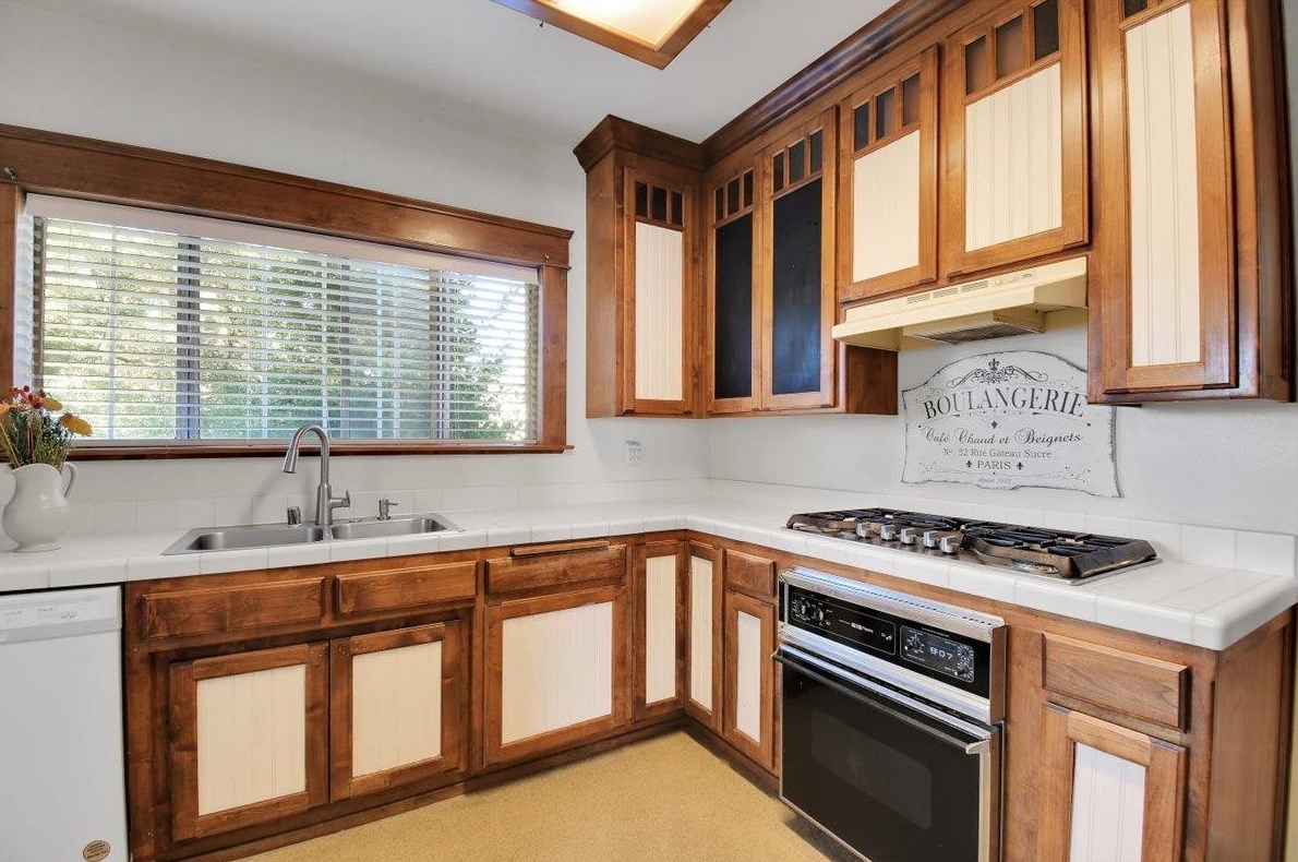 742 Chestnut St, Yuba City CA  95991-3957 exterior