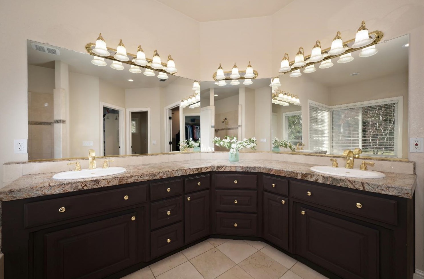 5750 Lions Cross Cir, Roseville CA 95746-9026 exterior