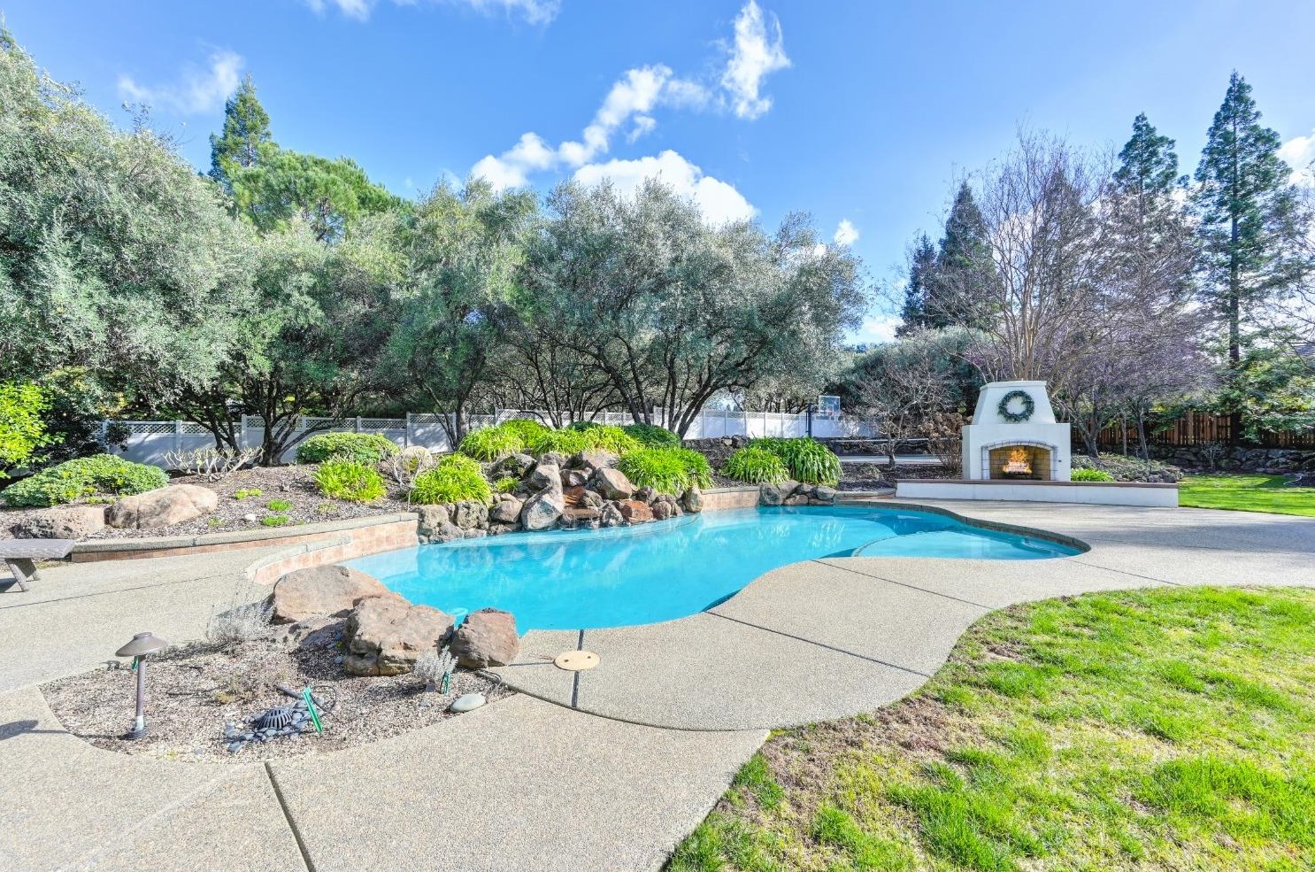 5750 Lions Cross Cir, Roseville CA 95746-9026 exterior