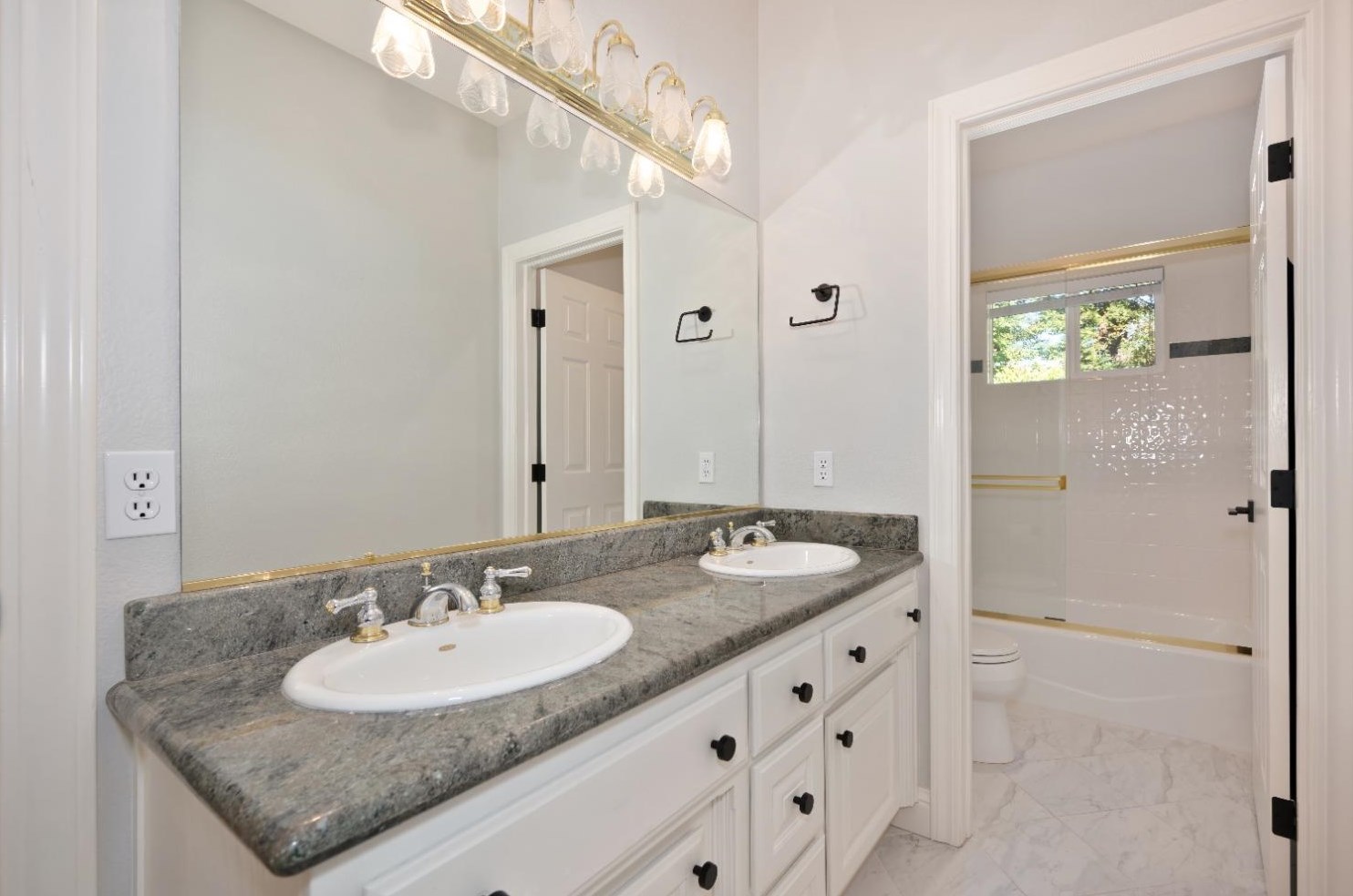 5750 Lions Cross Cir, Roseville CA 95746-9026 exterior