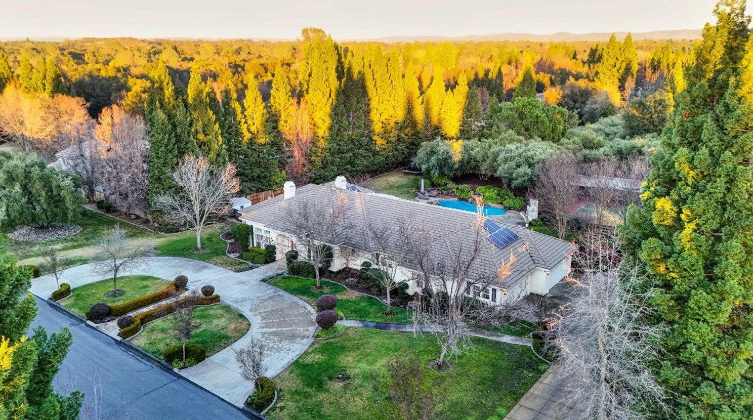 5750 Lions Cross Cir, Roseville CA 95746-9026 exterior