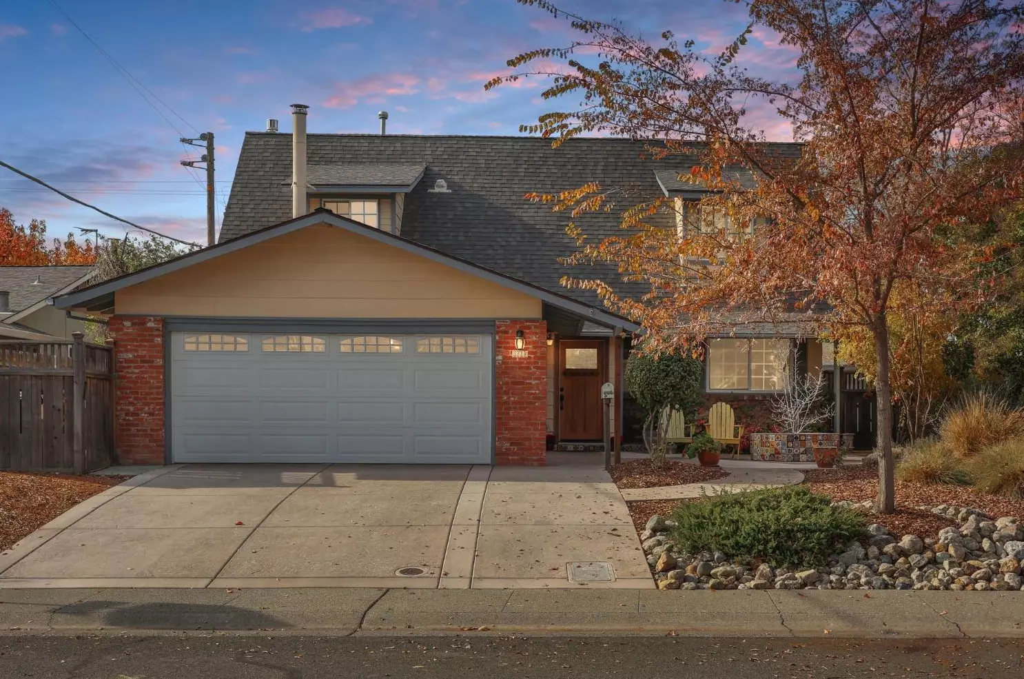 1619 Baywood Ln, Davis CA  95618-1404 exterior