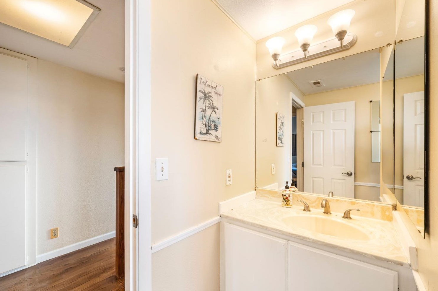 1619 Baywood Ln, Davis CA  95618-1404 exterior