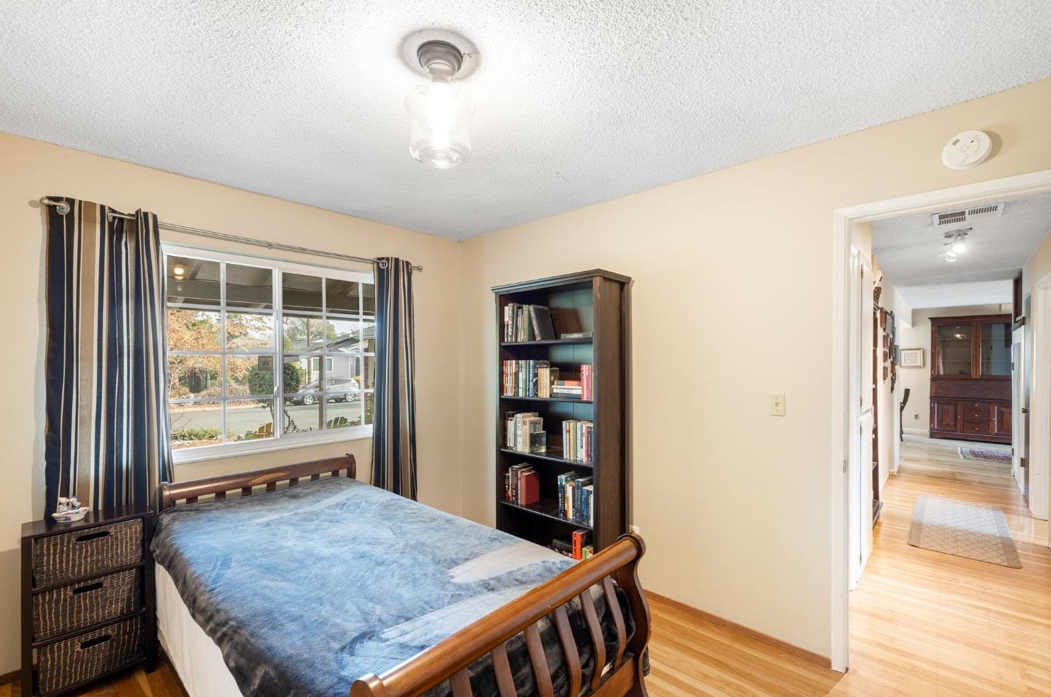 1619 Baywood Ln, Davis CA  95618-1404 exterior