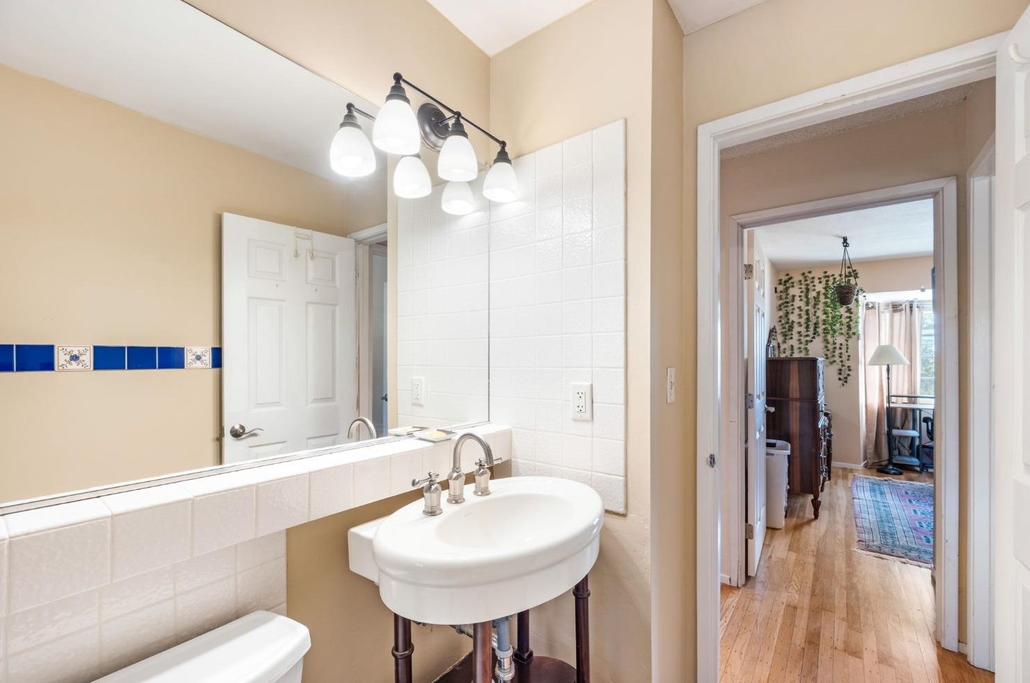 1619 Baywood Ln, Davis CA  95618-1404 exterior