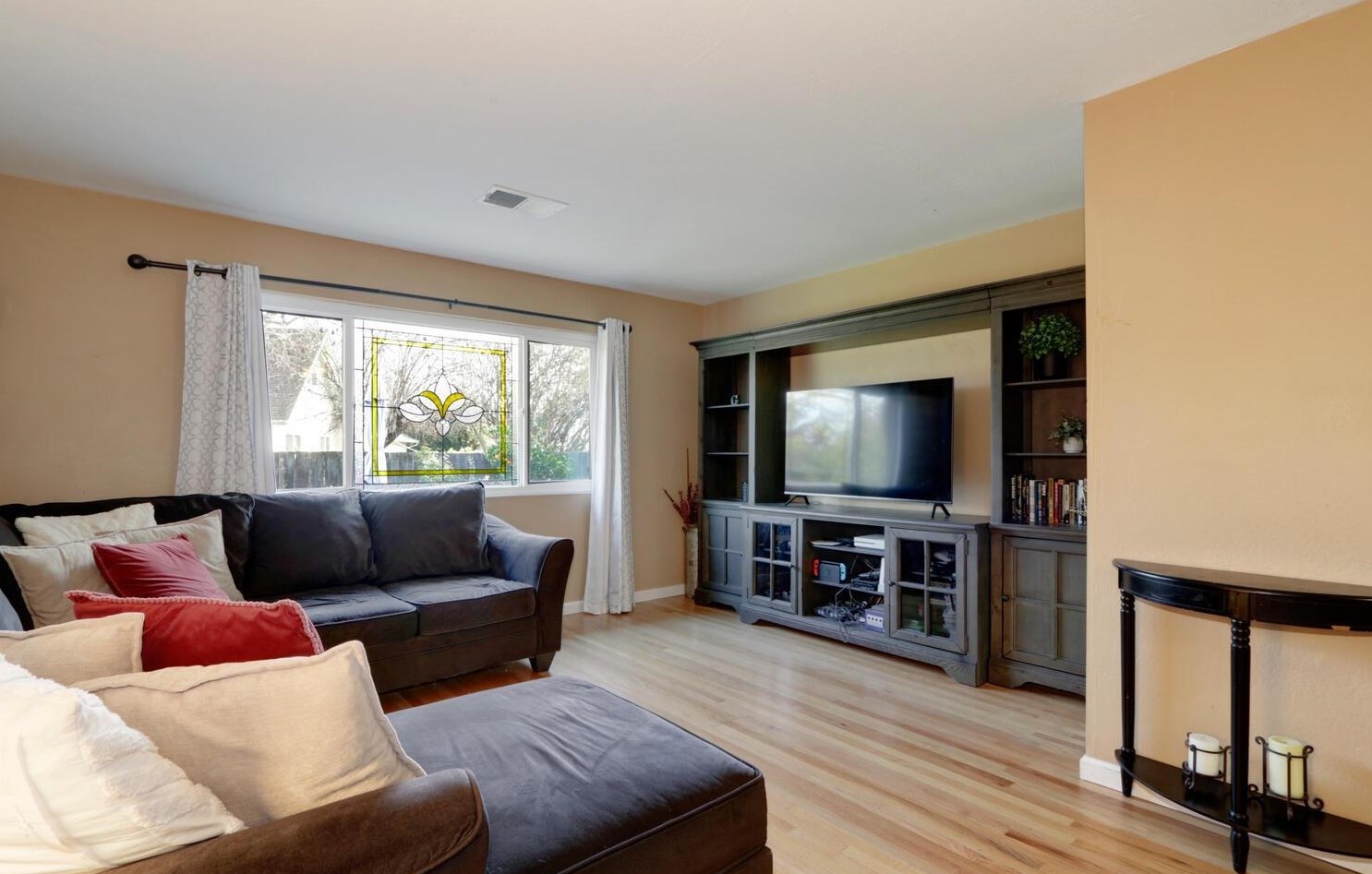 1324 Alder Pl, Davis CA  95618-1439 exterior