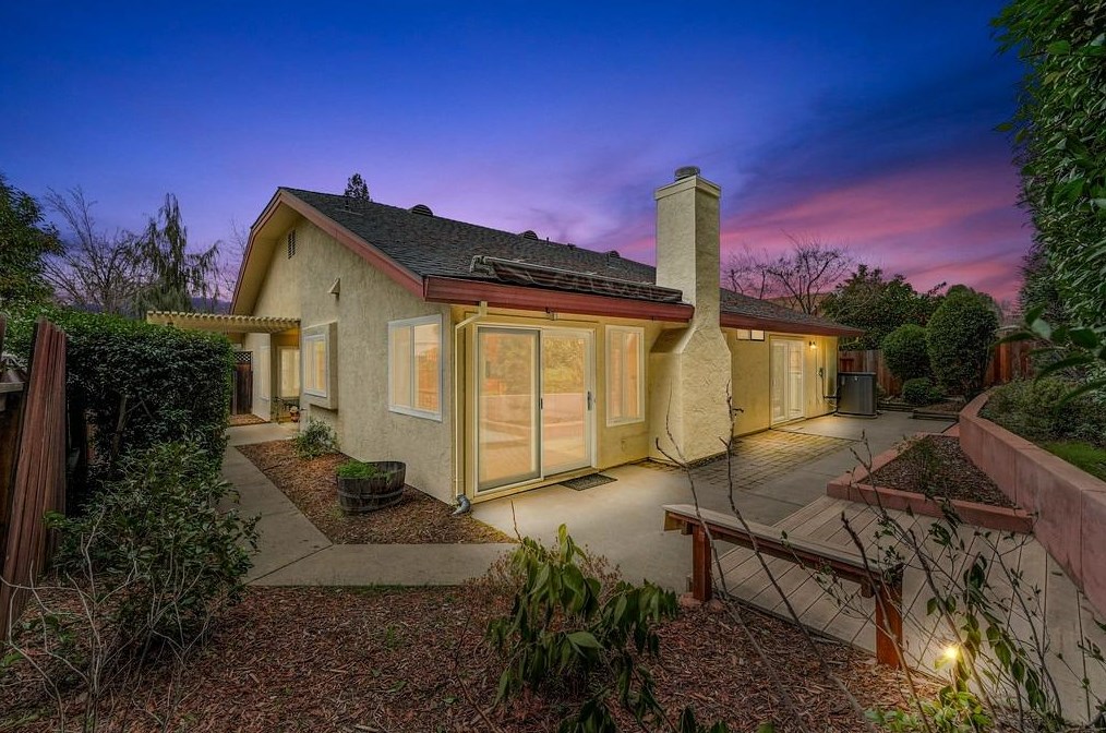 1541 Colonial Pkwy, Roseville CA  95661-7323 exterior