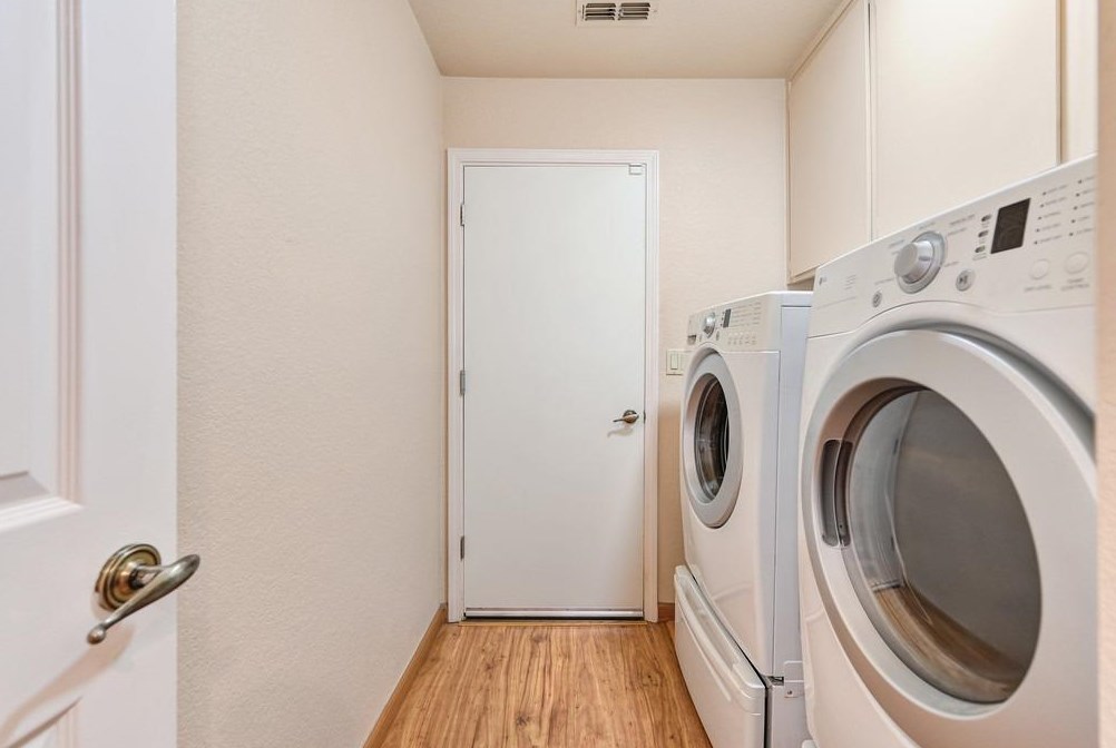 1541 Colonial Pkwy, Roseville CA  95661-7323 exterior