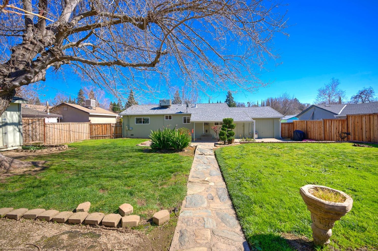 6635 Carrwood St, Citrus Heights CA  95662-3311 exterior
