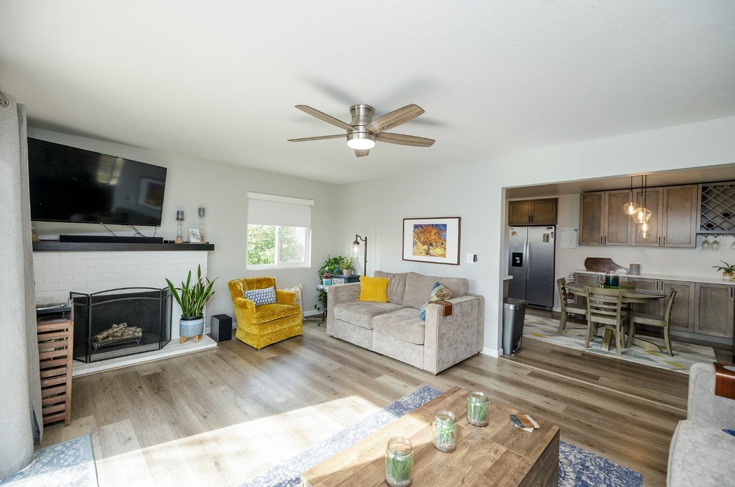 2300 Tokay Ave, Turlock CA  95380-4351 exterior