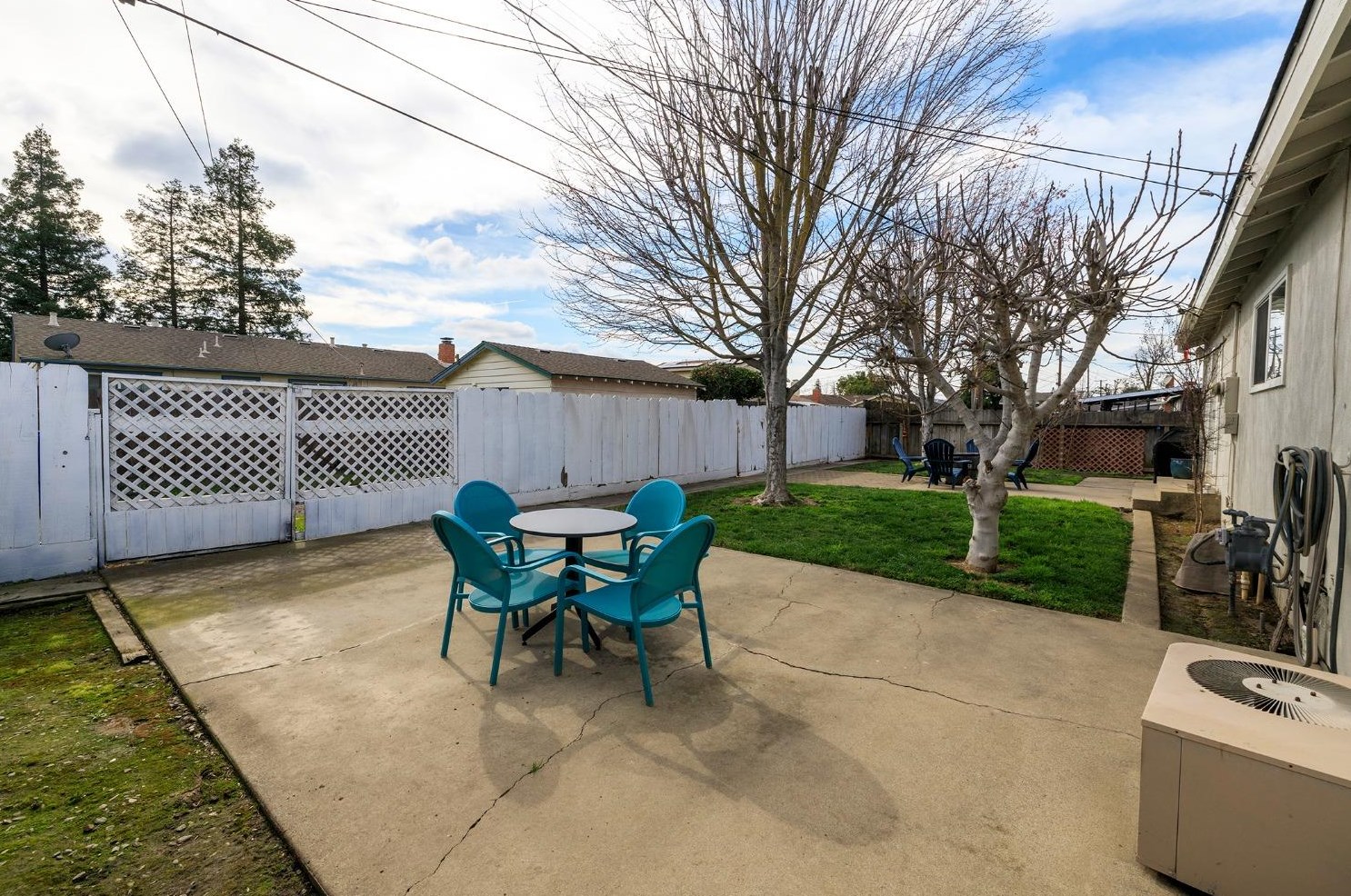2300 Tokay Ave, Turlock CA  95380-4351 exterior
