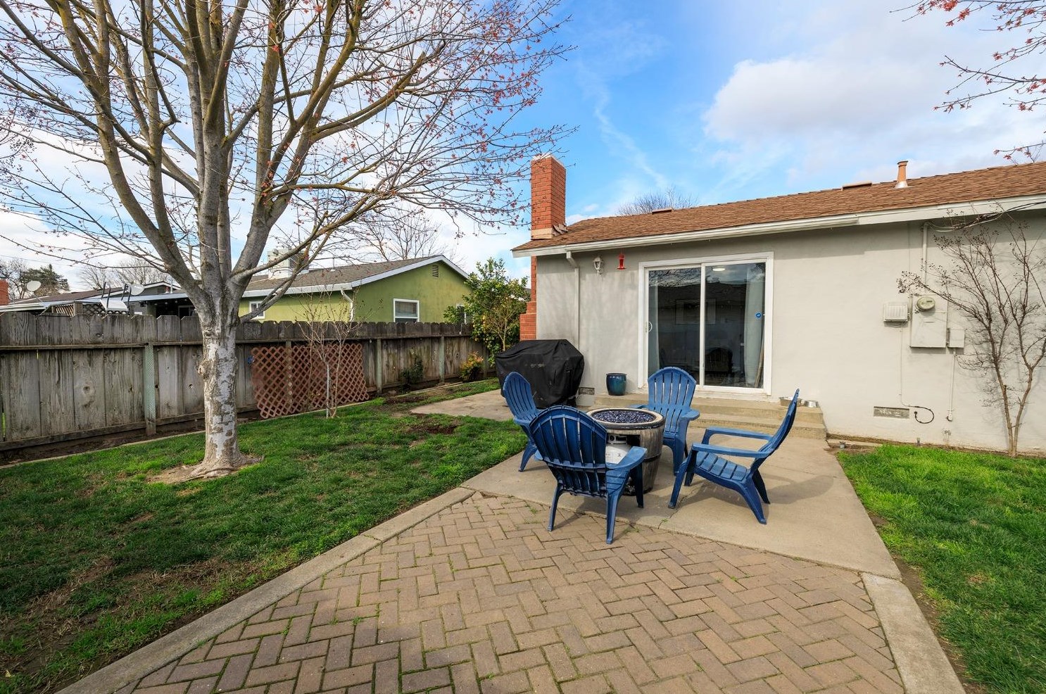 2300 Tokay Ave, Turlock CA  95380-4351 exterior