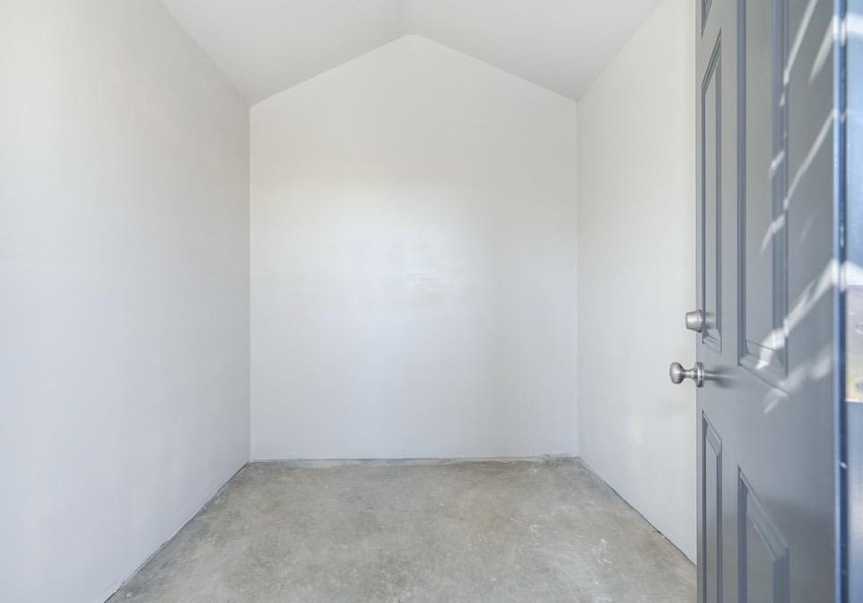 2845 32nd Ave, Sacramento CA  95824-1009 exterior