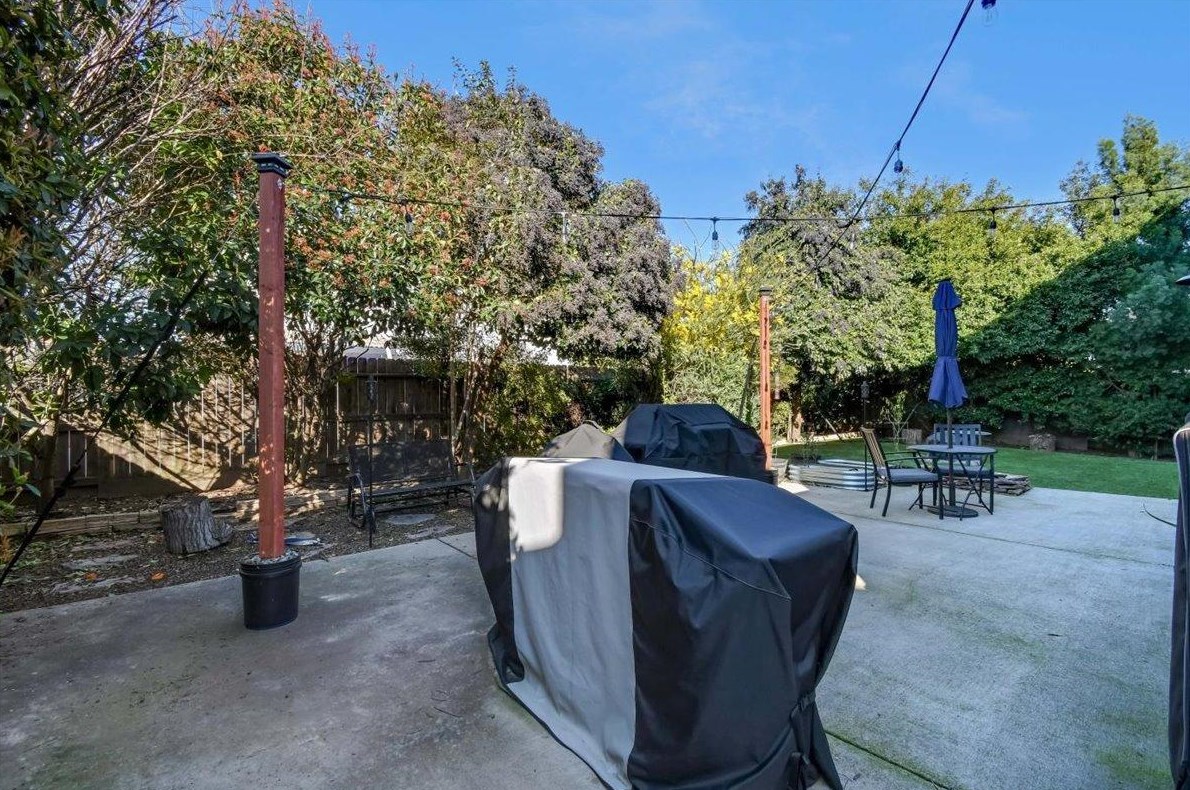 1073 Tres Picos Dr, Yuba City CA  95993-5259 exterior