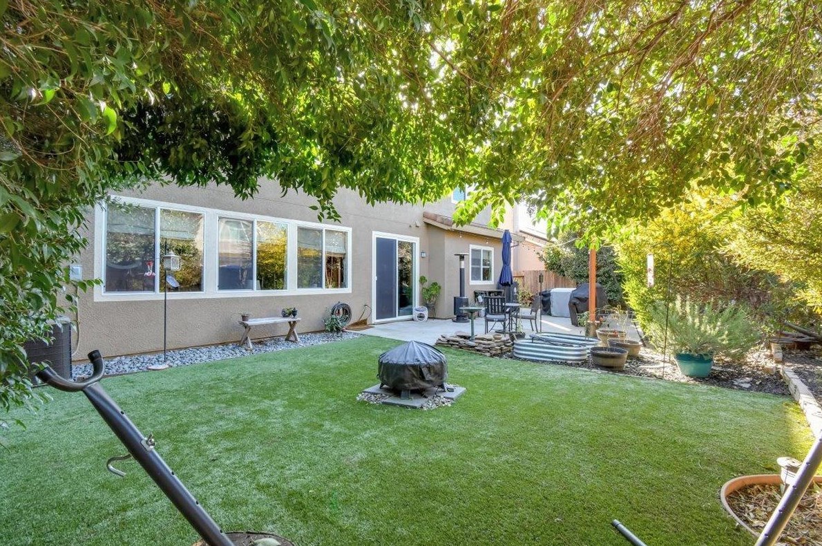 1073 Tres Picos Dr, Yuba City CA  95993-5259 exterior