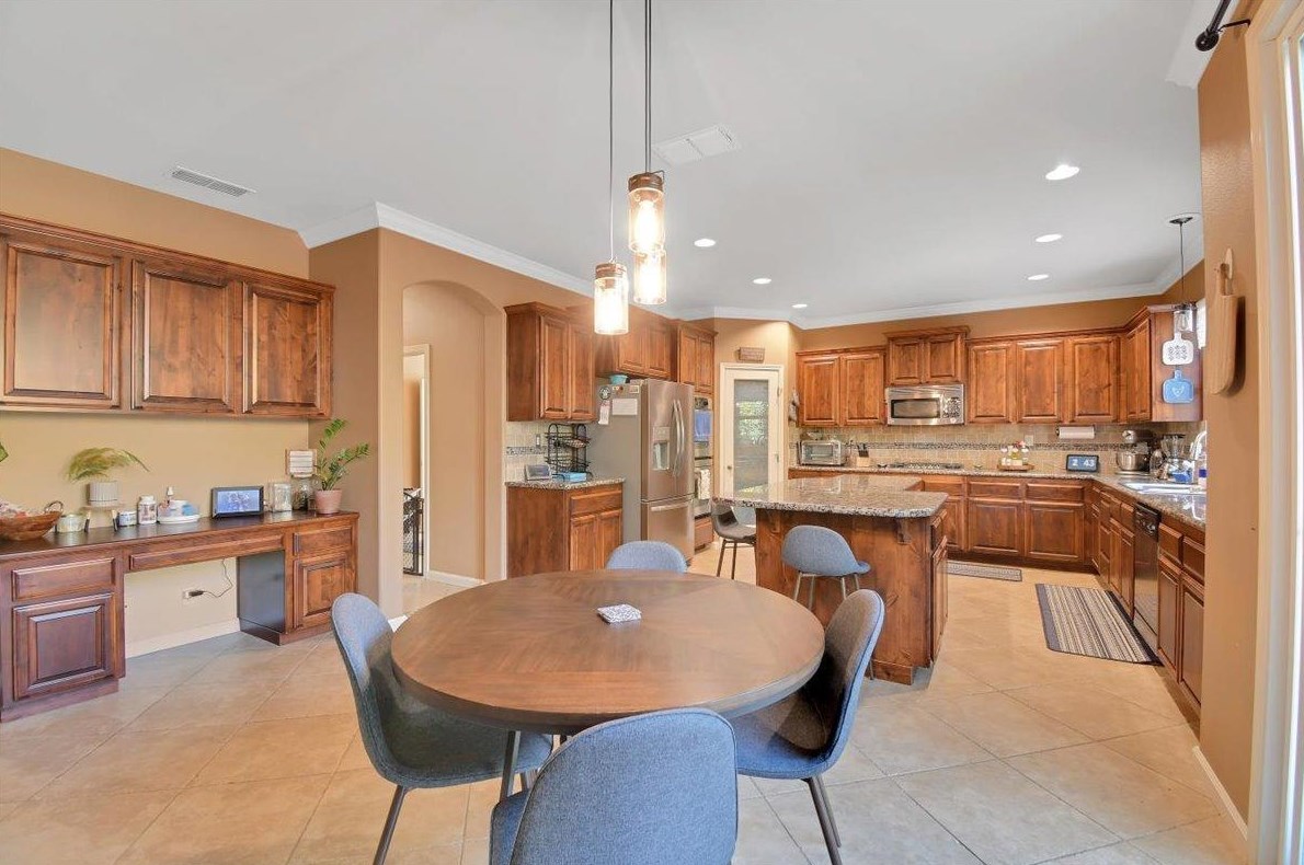 1073 Tres Picos Dr, Yuba City CA  95993-5259 exterior