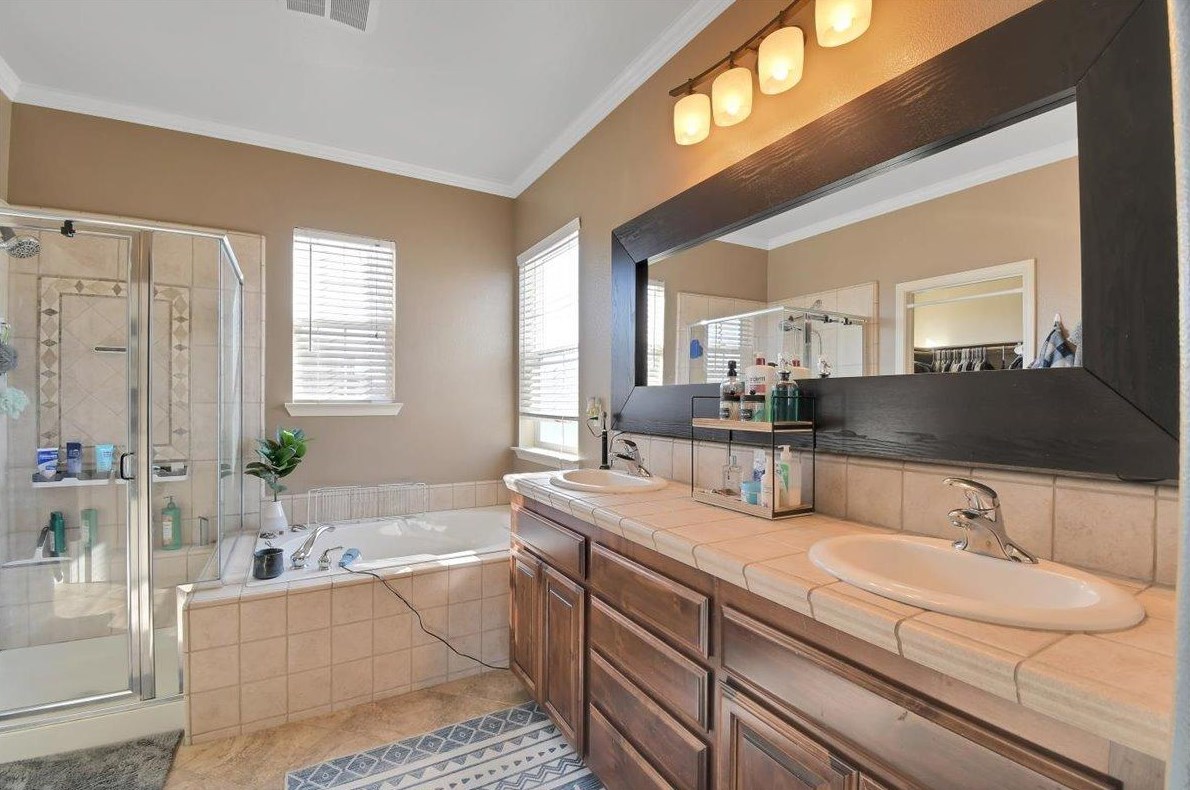 1073 Tres Picos Dr, Yuba City CA  95993-5259 exterior