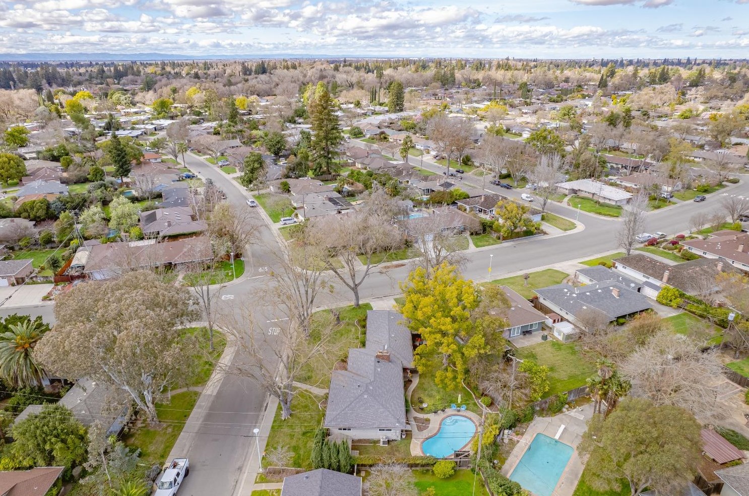 6601 Fordham Way, Sacramento CA  95831-2221 exterior