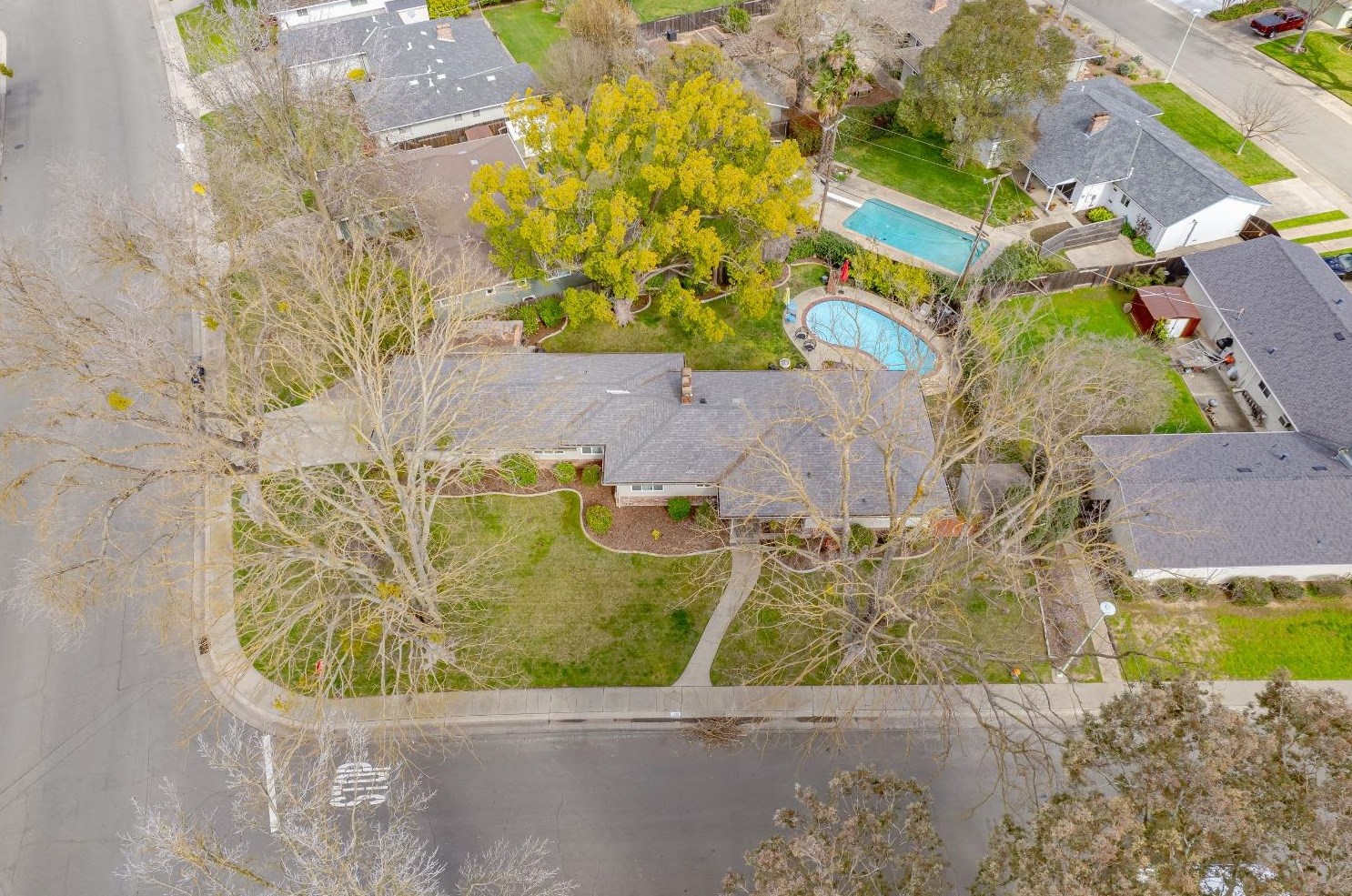 6601 Fordham Way, Sacramento CA  95831-2221 exterior