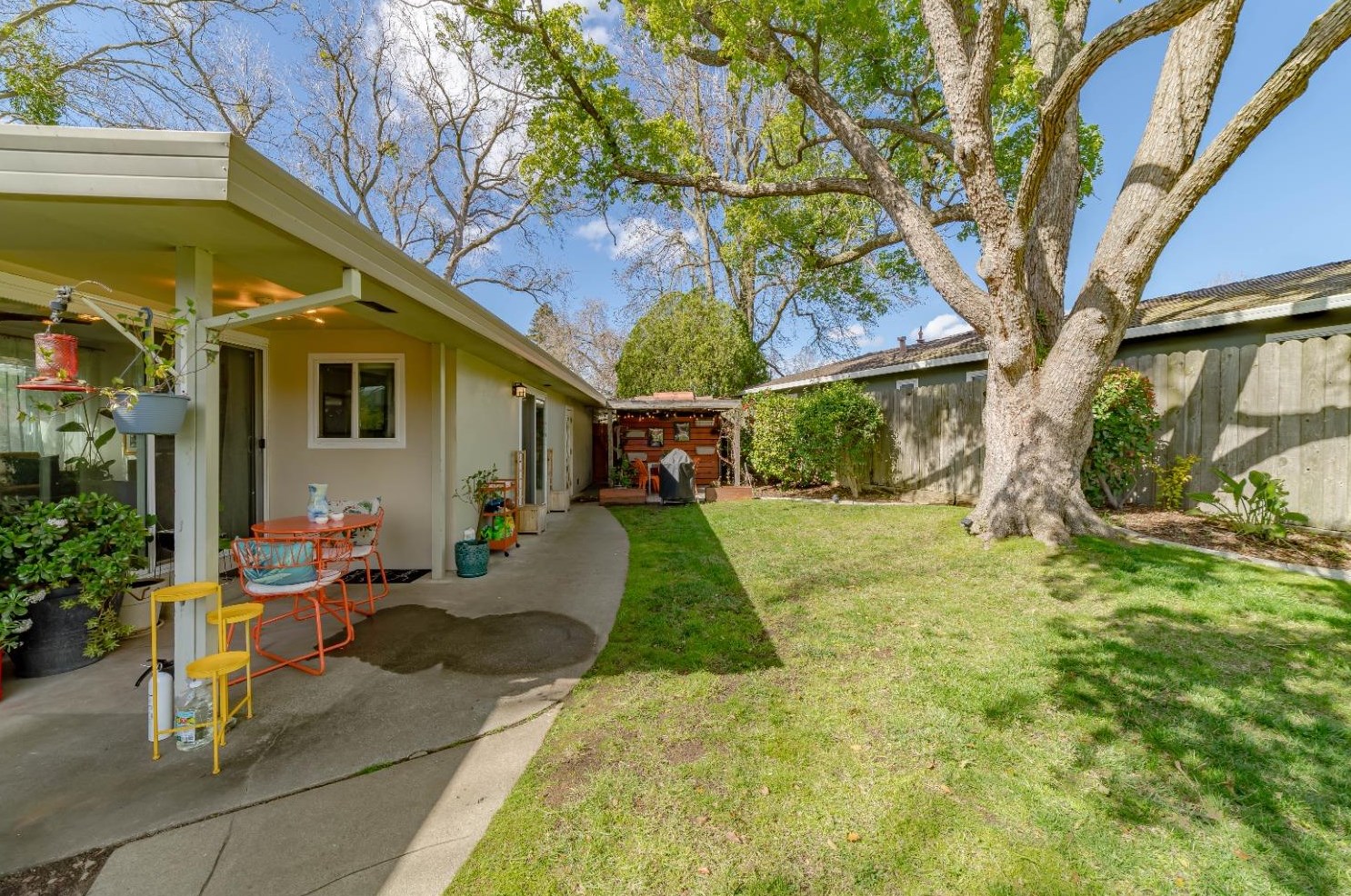 6601 Fordham Way, Sacramento CA  95831-2221 exterior