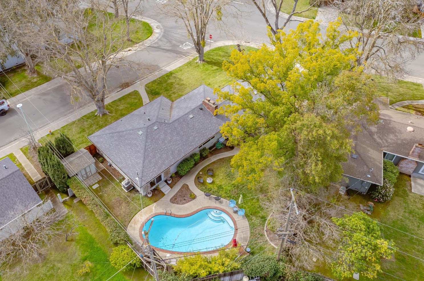 6601 Fordham Way, Sacramento CA  95831-2221 exterior
