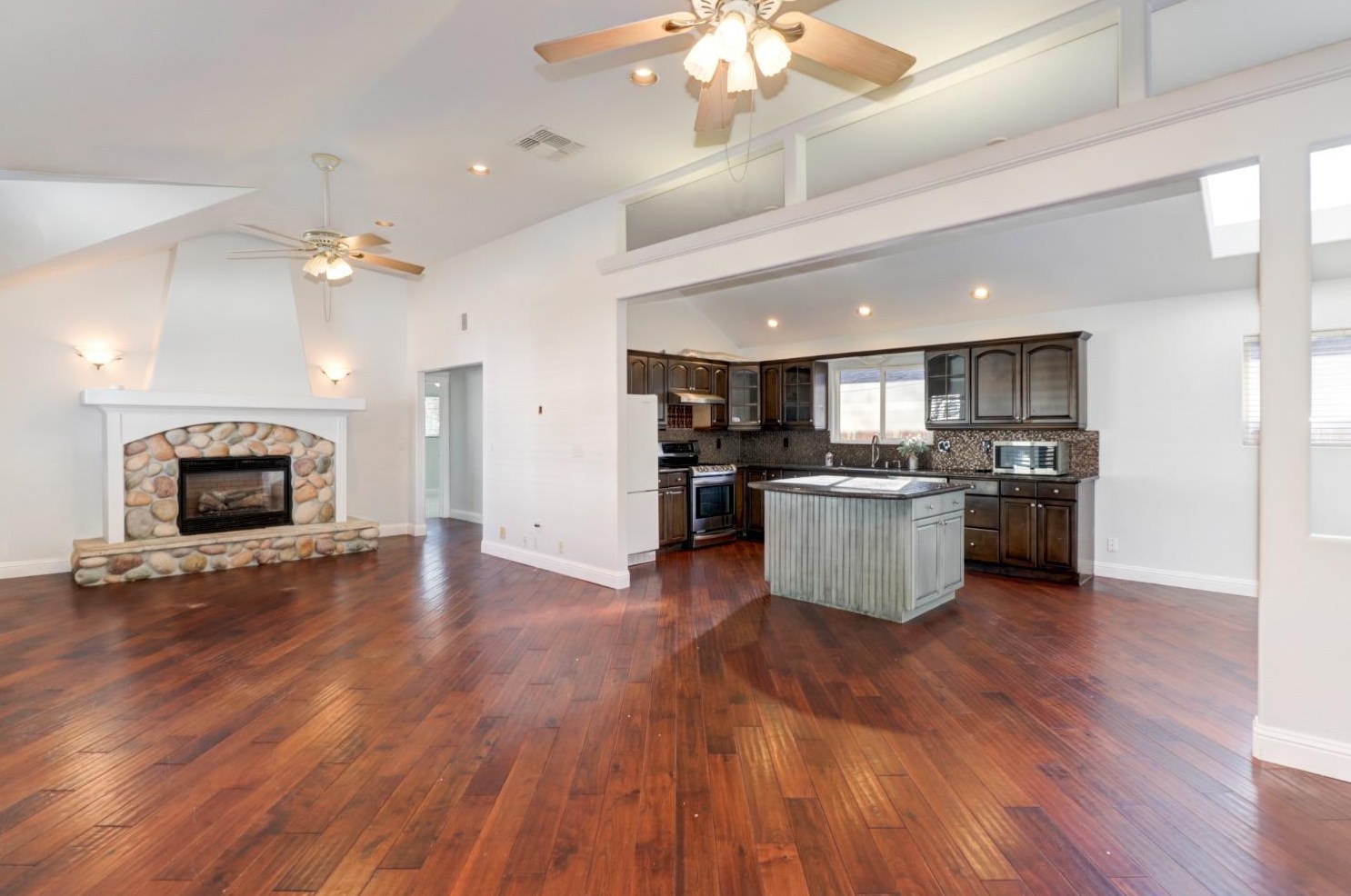 8677 Elm Ave, Citrus Heights CA  95662-2613 exterior