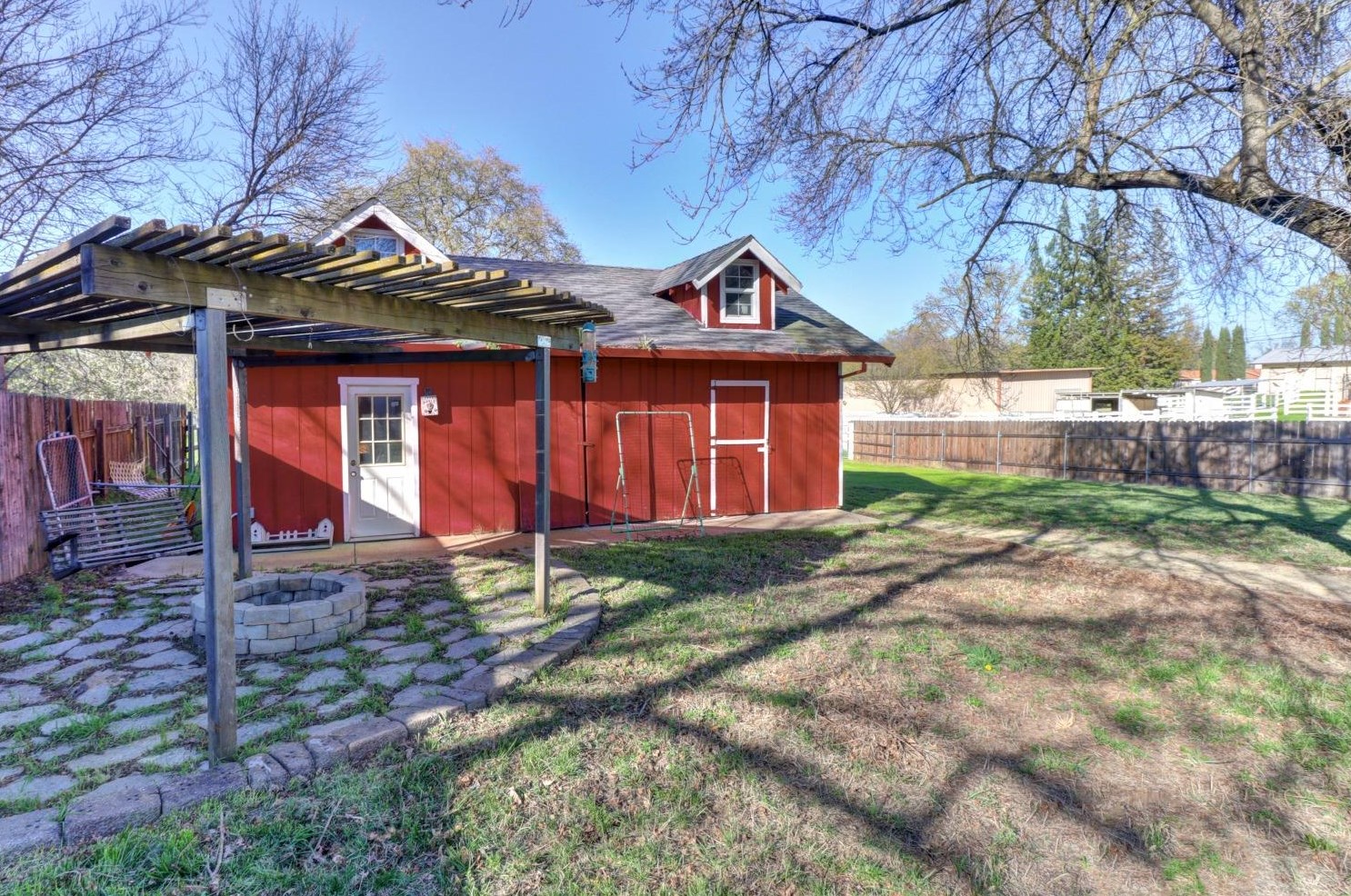 8677 Elm Ave, Citrus Heights CA  95662-2613 exterior