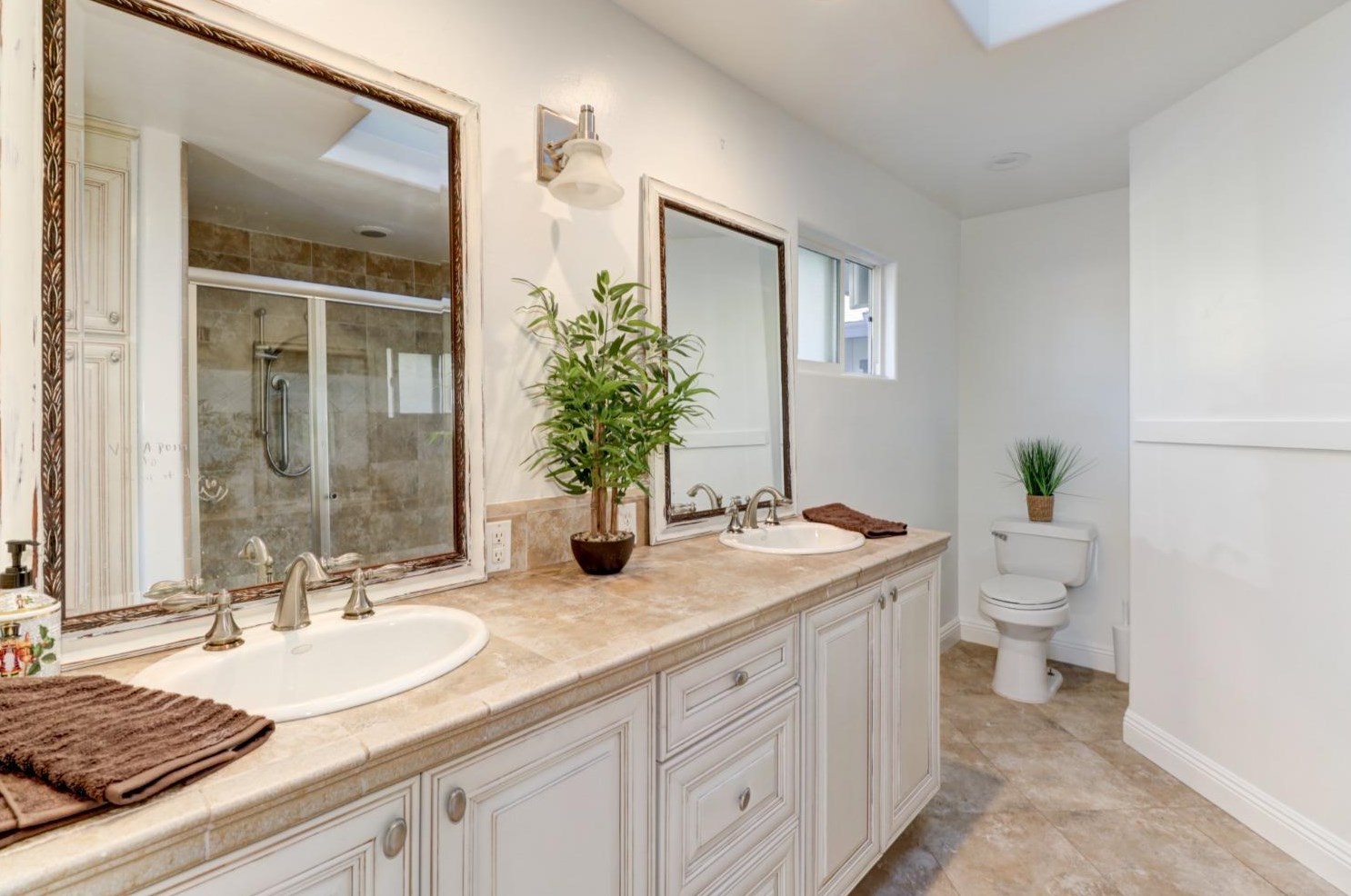 8677 Elm Ave, Citrus Heights CA  95662-2613 exterior