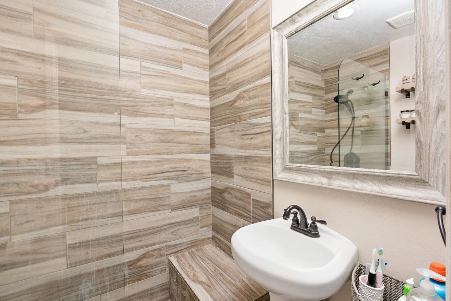 6826 Brookhaven Way, Citrus Heights CA  95621-6306 exterior