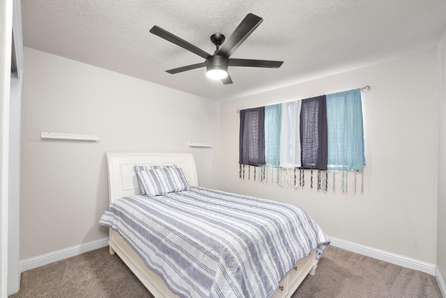 6826 Brookhaven Way, Citrus Heights CA  95621-6306 exterior