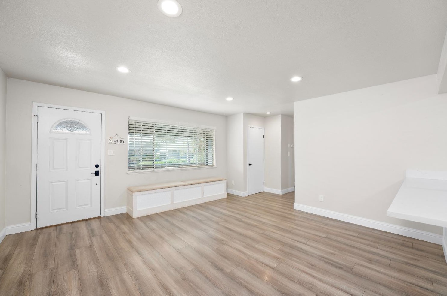 6826 Brookhaven Way, Citrus Heights CA  95621-6306 exterior