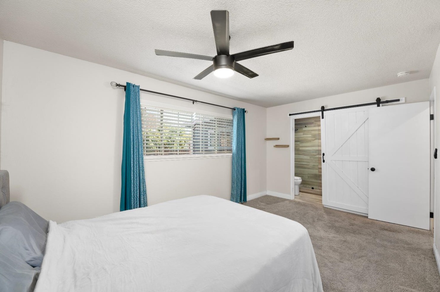 6826 Brookhaven Way, Citrus Heights CA  95621-6306 exterior