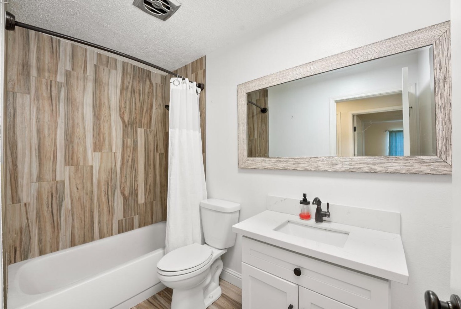 6826 Brookhaven Way, Citrus Heights CA  95621-6306 exterior