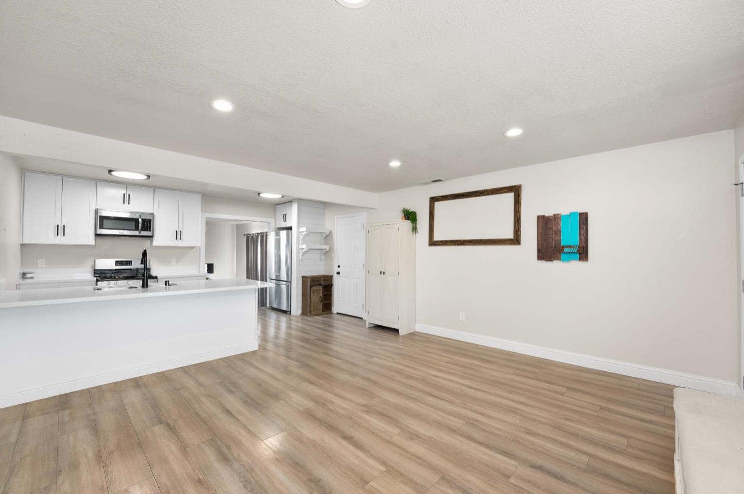 6826 Brookhaven Way, Citrus Heights CA  95621-6306 exterior