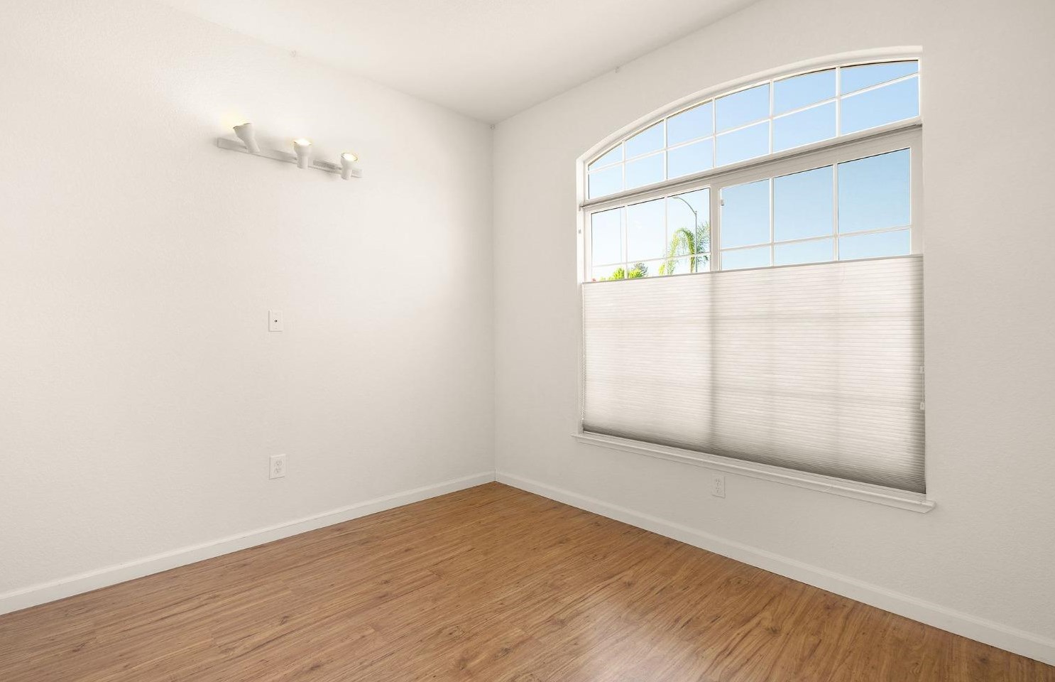 1858 Michelle Dr, Yuba City CA  95993-7170 exterior