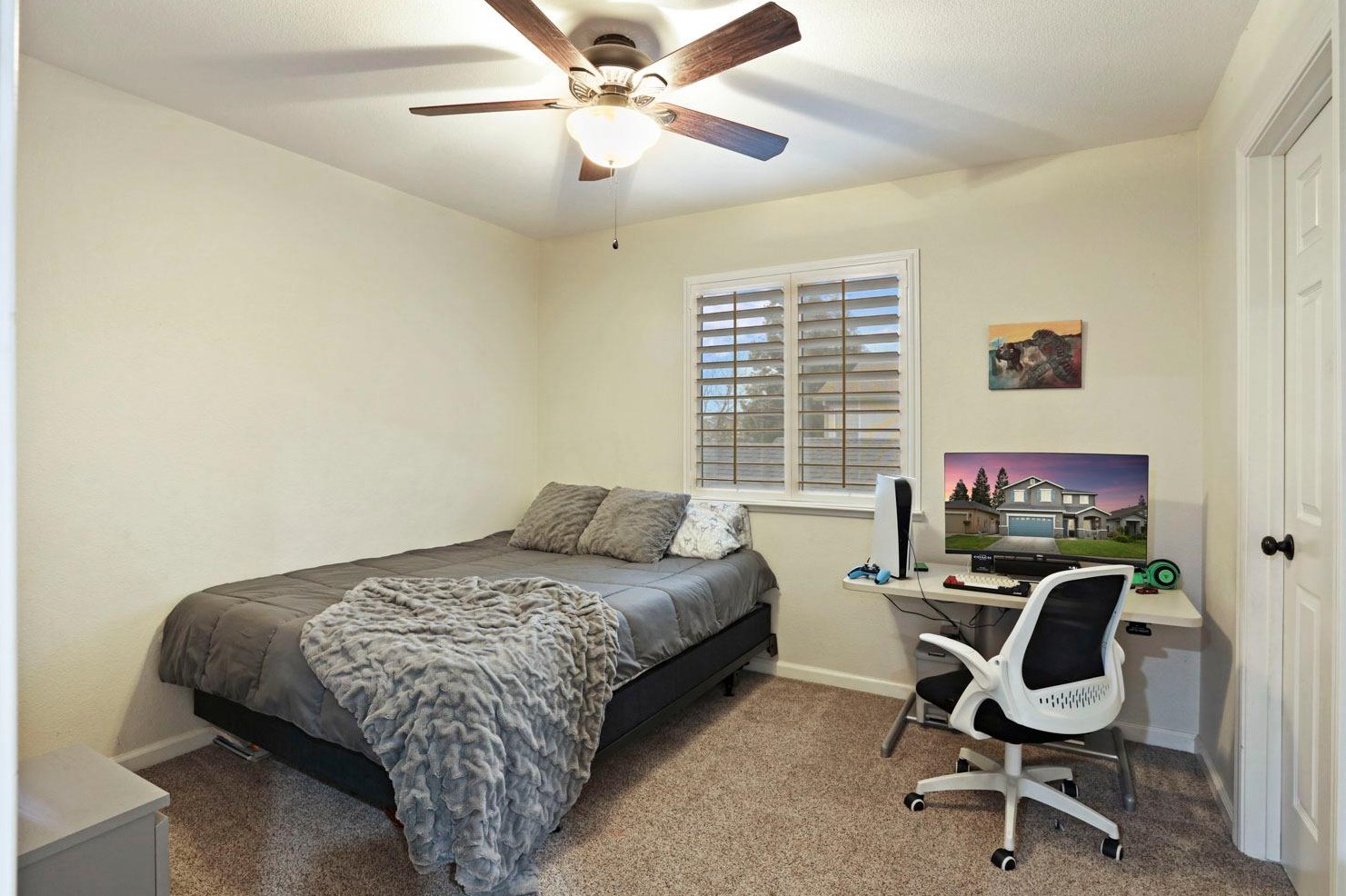 2325 Victory Ln, Turlock CA  95380-8423 exterior