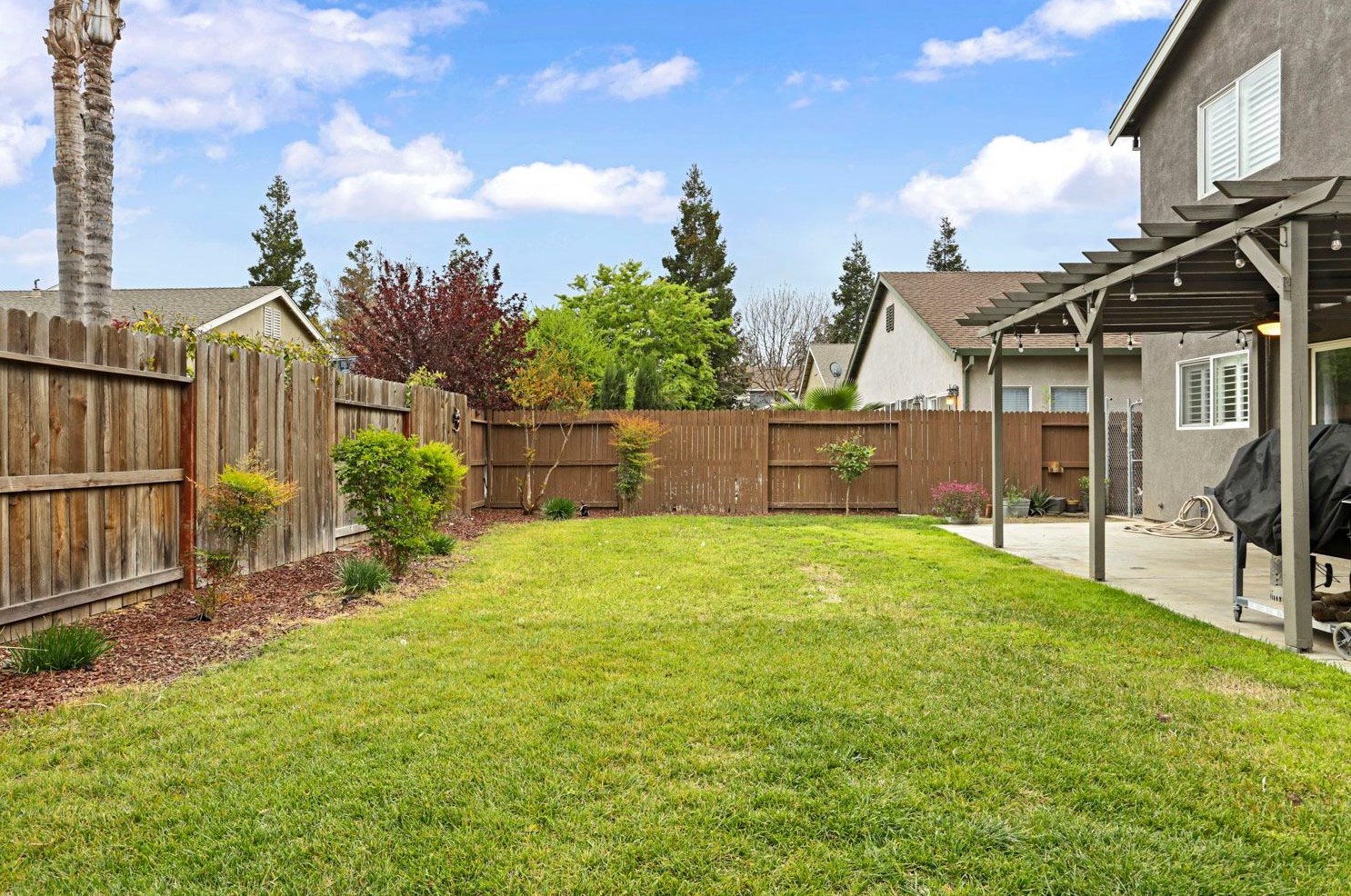 2325 Victory Ln, Turlock CA  95380-8423 exterior