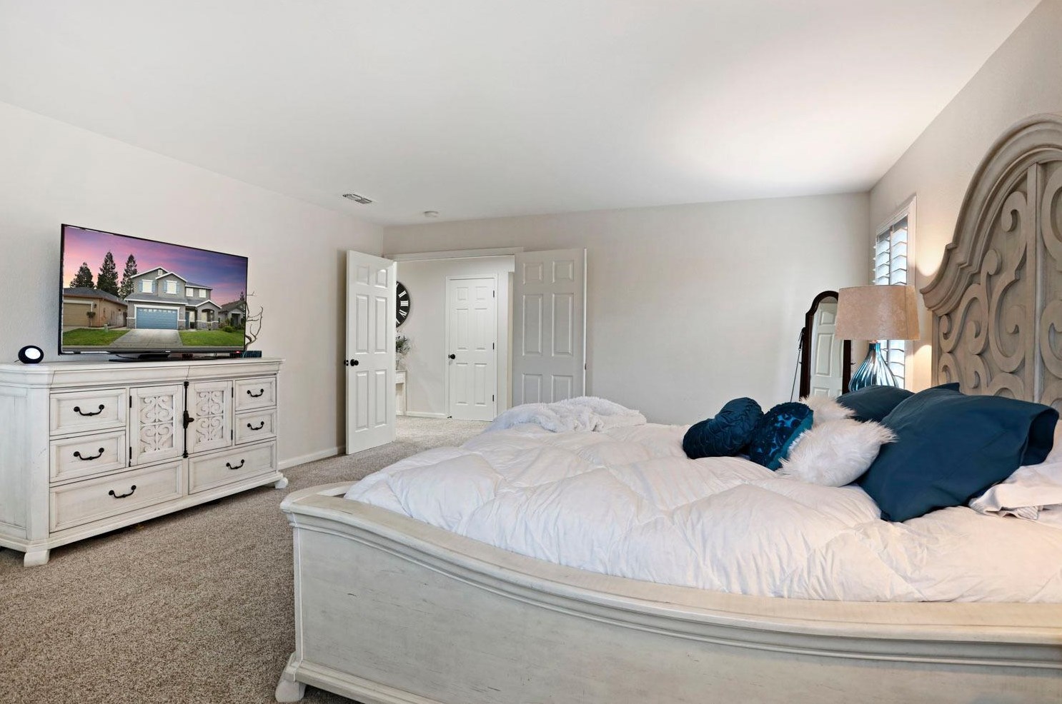 2325 Victory Ln, Turlock CA  95380-8423 exterior